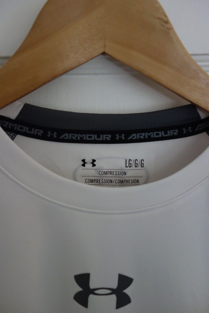 Under Armour HeatGear compression shirt View 2