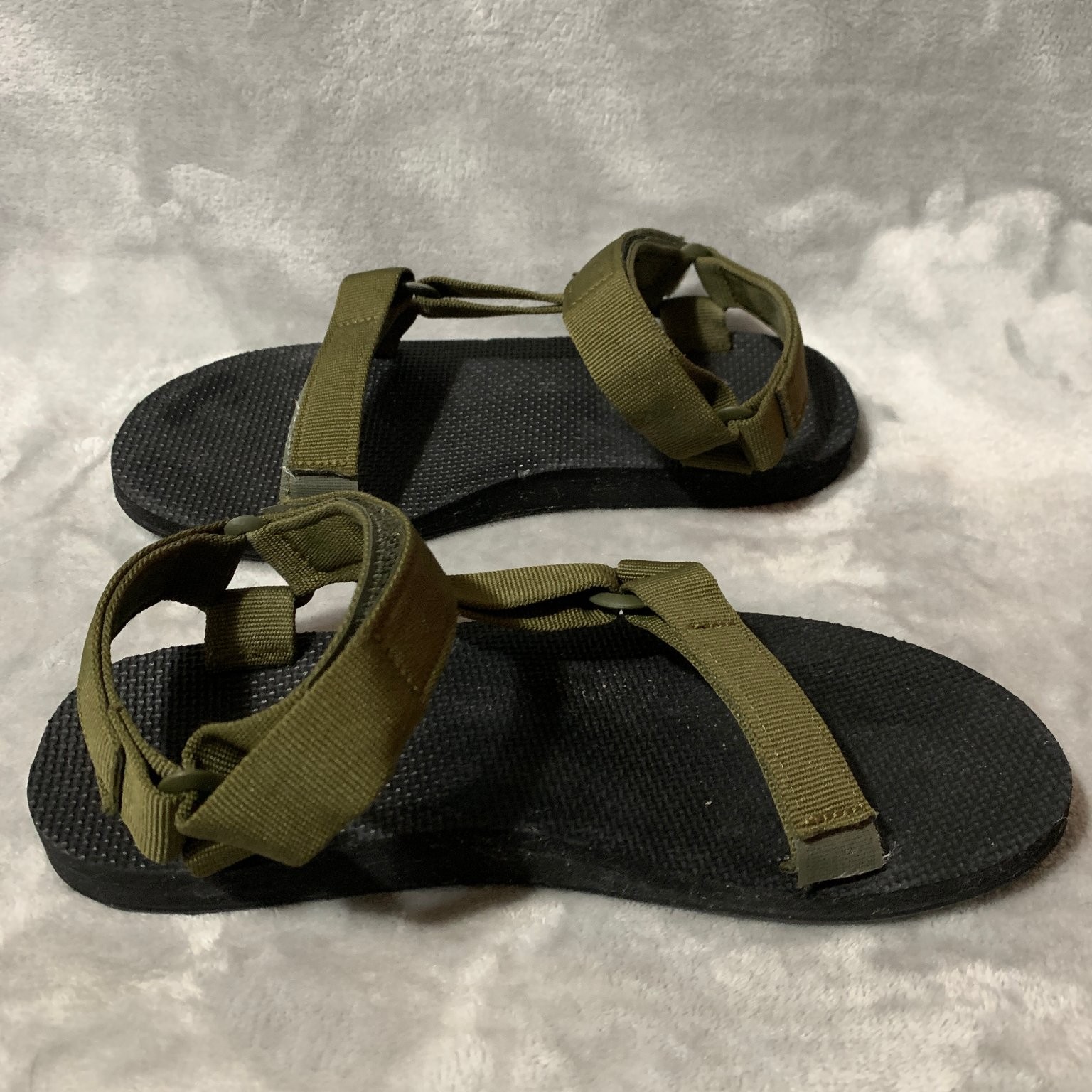 Teva Sandals Men's Original Universal Olive Green Size 10 Adjustable Straps