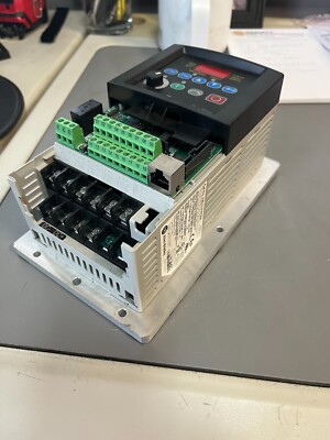 ALLEN BRADLEY POWERFLEX 22B-D1P4H204 SER-A 0.5HP NICE TAKEOUT NO COVER