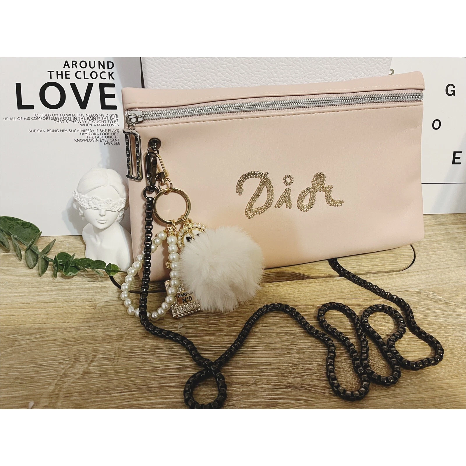 Sac à main chaîne bandoulière DIOR rose et perle pochette beauté cosmétique