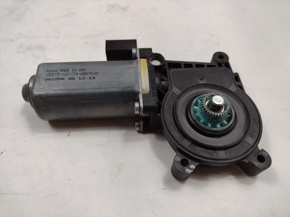 Motor elevador de ventana trasero izquierdo original Motorcraft WLM175 Ford Focus 4 puertas 2000-08 Foto 2 de 4