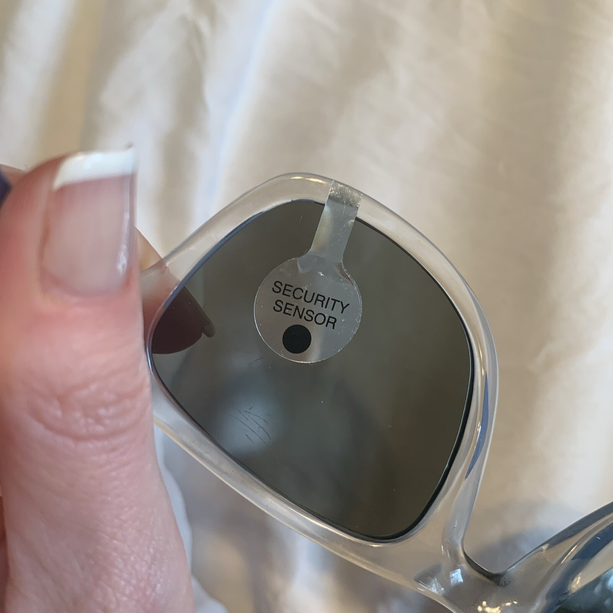 BCBG Maxazria Women B834 Sunglasses Blue (pre-own) BCBGMAXAZRIA B834 Black Multicolor 49-22-150 Sunglasses  main image 4