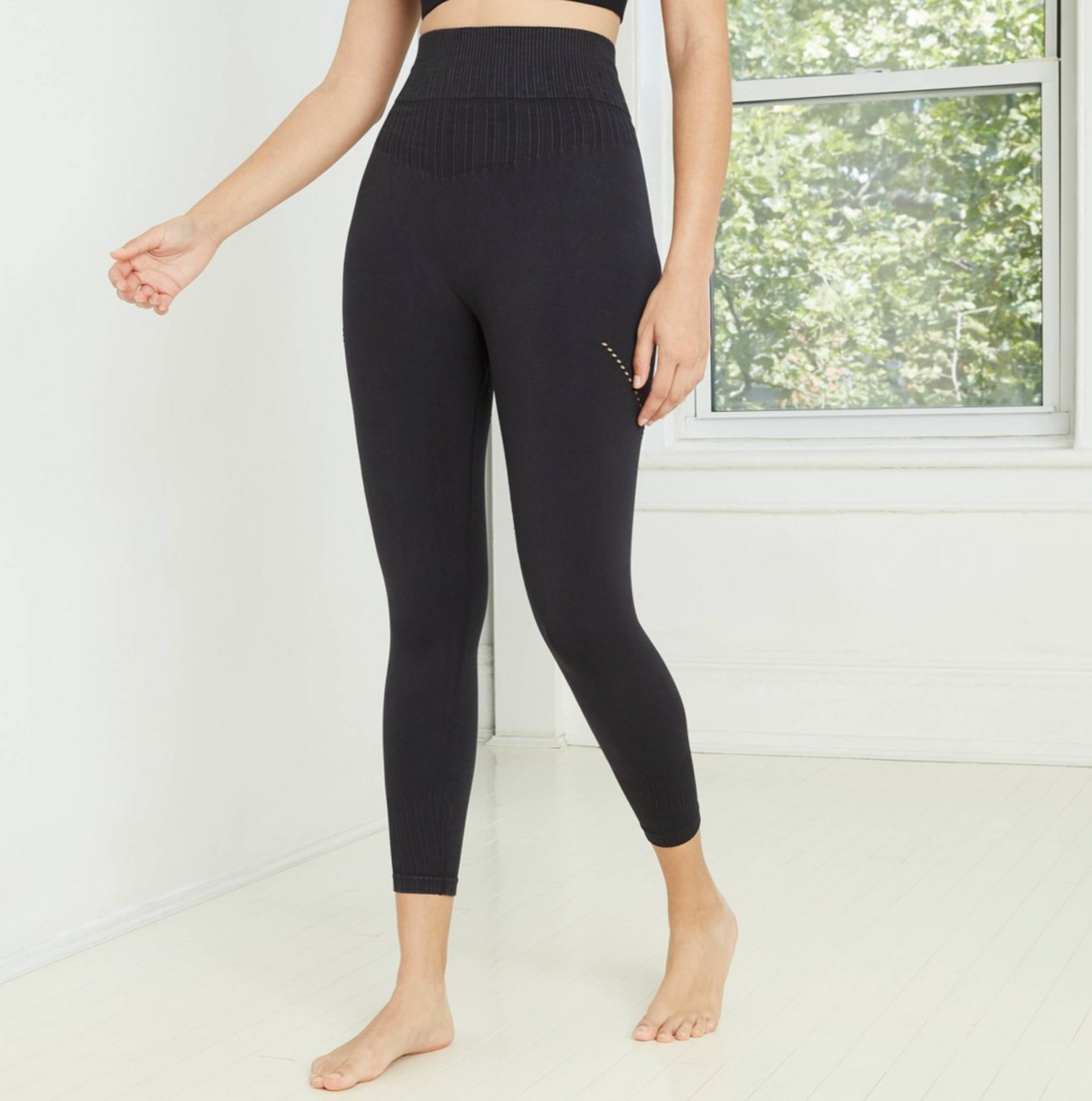 Women's High-Waisted Seamless 7/8 Leggings JoyLab, Black Small