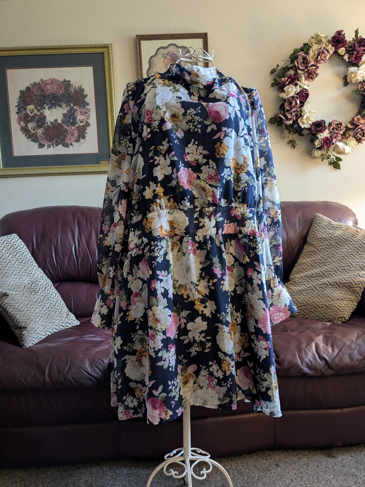 OFERTA $10.99 Vestido Boohoo Floral de Gasa Talla Grande 24