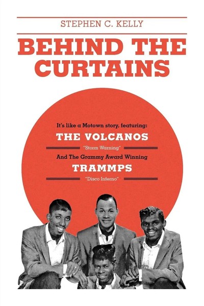 Behind The Curtains Stephen C. Kelly Taschenbuch Kartoniert / Broschiert 2011-image