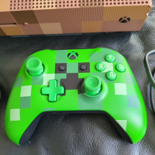Microsoft Xbox One S Minecraft Limited Edition Console with Controller 1TB - Picture 2 of 11