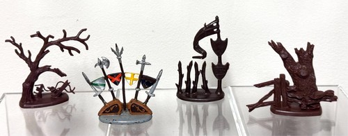 Lot of 4 Vintage Britains Plastic Toy Soldiers Playset Accessories 50-60mm 70s