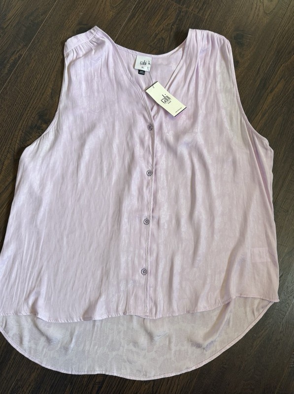 New Cabi ‘Boquet’ Lilac Sleeveless Blouse! (women’s XL)