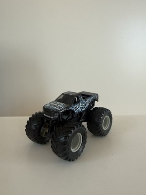 Monster Jam Blue Thunder Rare Navy 1/64 Monster Truck