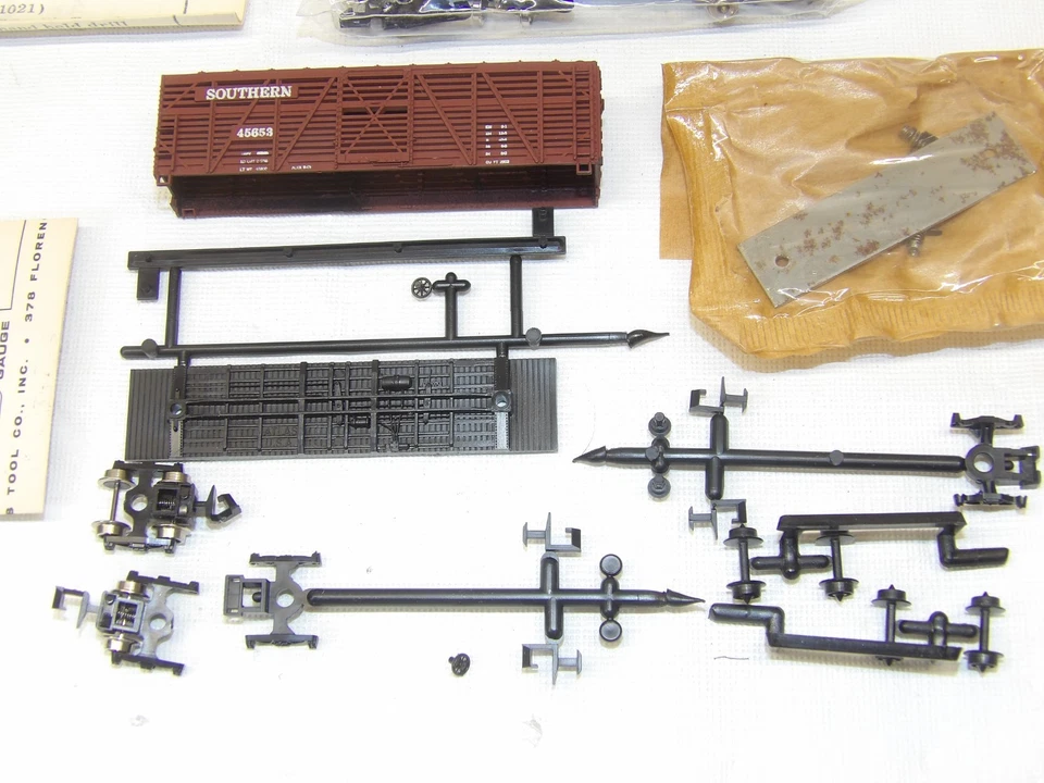 (2) vintage N scale boxcar kits: Atlas 5104-129 & Con-Cor 1451F-complete w/ inst - Image 4 of 4