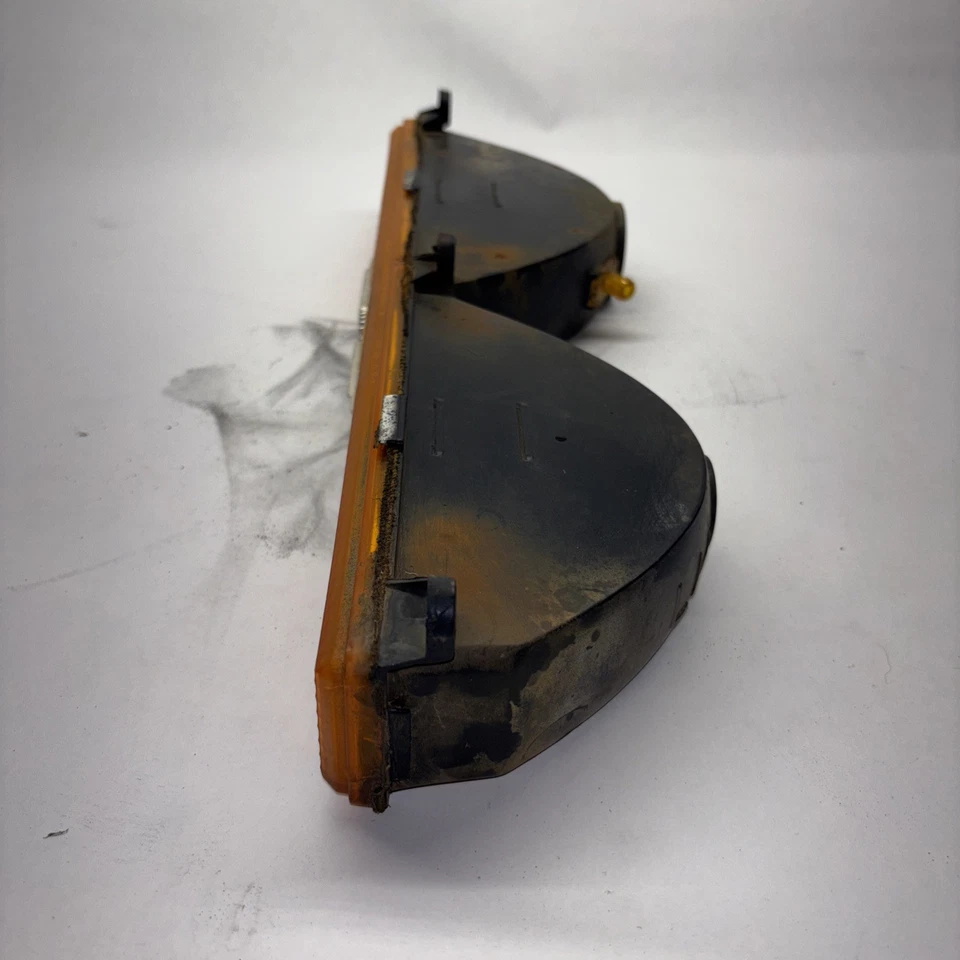 AMBER 80-89 CADILLAC FLEETWOOD DEVILLE BROUGHAM LÁMPARA DE ESTACIONAMIENTO ESQUINA DERECHA DERECHA DERECHA Foto 2 de 4