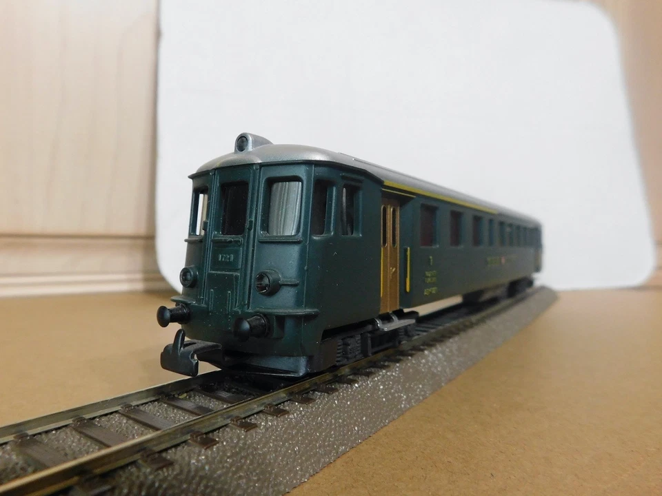 Hag HO 3 SBB CFF Coaches 400/2 1st & 2nd Cl, 410 2nd Cl  415 1st Cl, Used  READ - Image 3 of 4