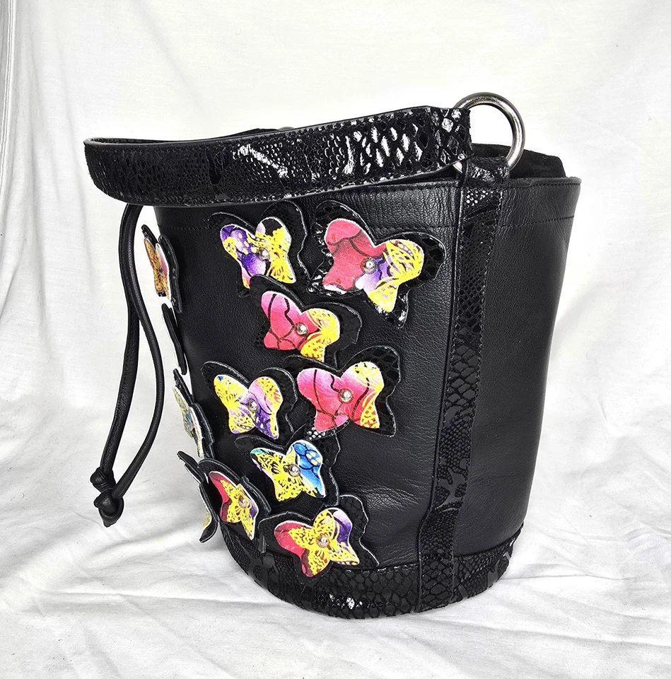 Bolso Cubo Mariposas 3D Cuero Negro y Gamuza Sharif NY Hada-COMO NUEVO Ret. $200+ Foto 4 de 4