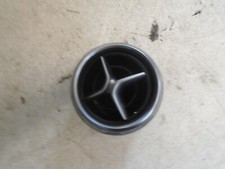 MERCEDES GLA 2019 X156 NSF FRONT PASSENGER SIDE DASHBOARD AIR VENT A1568300100