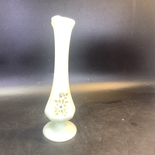 Vintage Fenton Custard Glass Swung Bud Vase Hand Painted Artist Signed - Picture 4 of 4