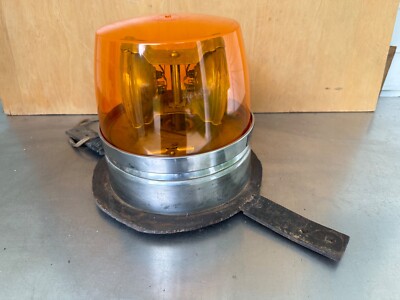 Dietz 7-40 Amber Rotating Tow Beacon Light Working 12 Volt Dietz 7-40 Amber Rotating Tow Beacon Light Working 12 Volt