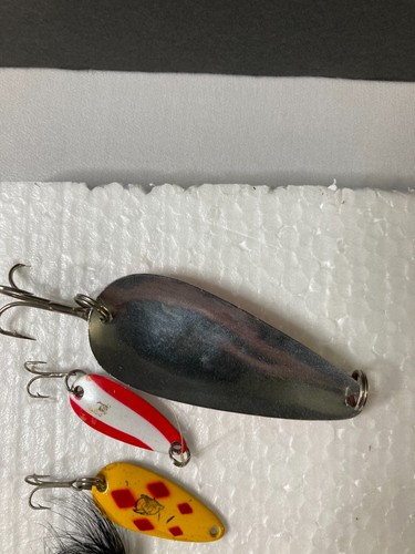 Vintage fishing lures lot of 8 Mitchell, goldfish helgy, dardevle - Picture 3 of 17