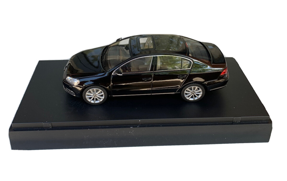 VOLKSWAGEN VW PASSAT Variant B7 De 2010 Tornade Rouge Schuco 1:43 3AF099300Y3D EUR 64,63 - FR