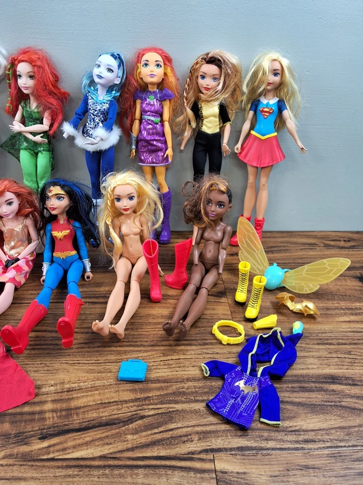 "Lote de 12 figuras de acción de 12"" DC Comics superhéroes niñas ropa accesorio leer" Foto 4 de 4