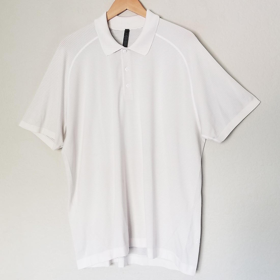 Lululemon Men’s XXL Metal Vent Tech Polo Shirt Off White Vented Breathable Golf