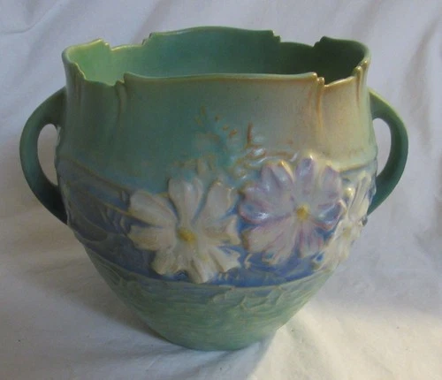 ROSEVILLE COSMOS 6" HANDLED VASE