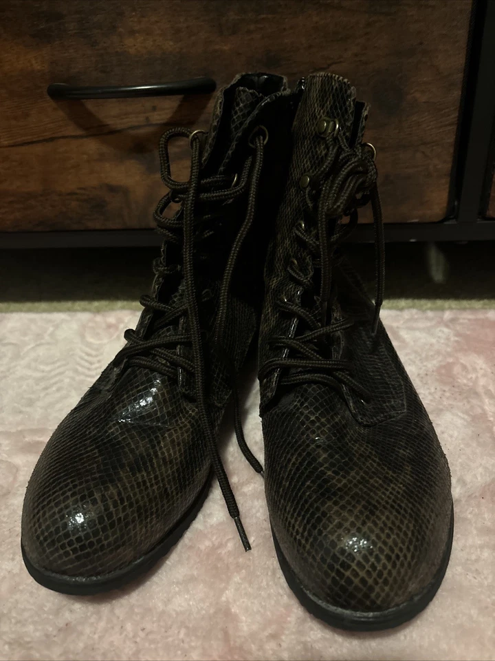 Botas de mujer Whitemt Upper Leathers talla 10’s Foto 4 de 4