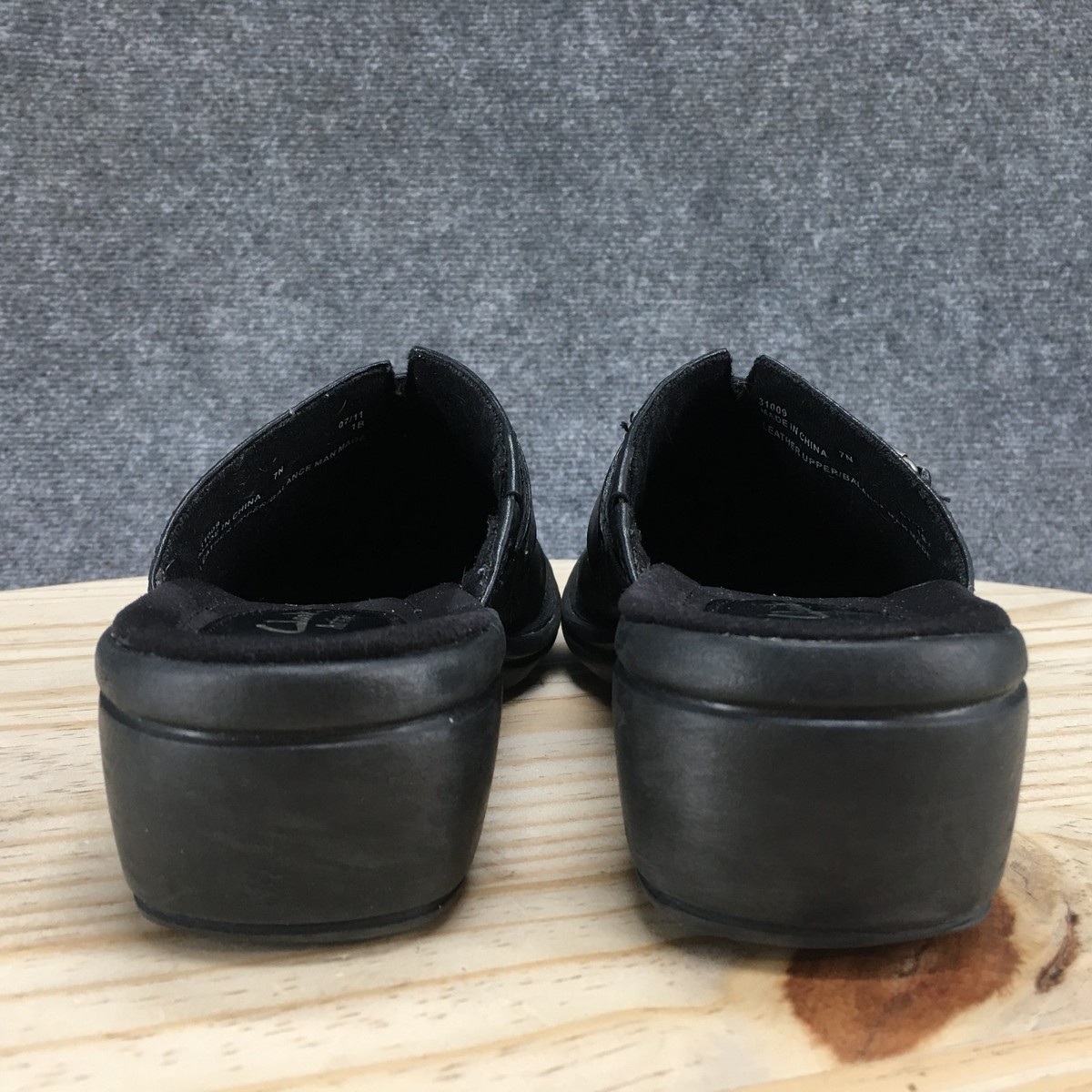 Clarks Artisan Shoes Womens 7 Narrow Mule Black Leather Casual