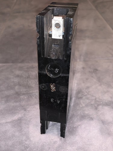 Interruptor de circuito General Electric TEB111020, 20A, 1 polo 120VAC/125VDC - Imagen 3 de 3
