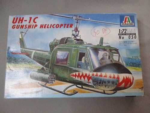 AH975 ITALERI WWII WW2 HELICOPTERE UH-1C GUNSHIP HELICOPTER 050 1/72 DIORAMA