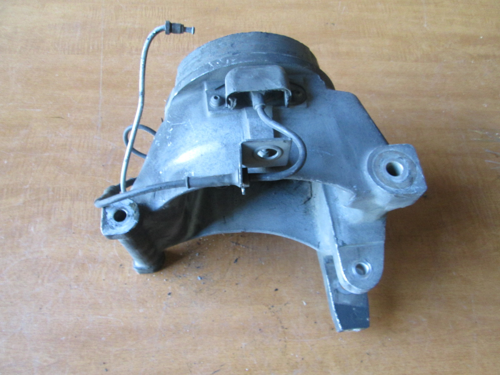 Ferrari 550 M - LH Rear  Axle Hub Spindle Knuckle Wheel Bearing # 173712