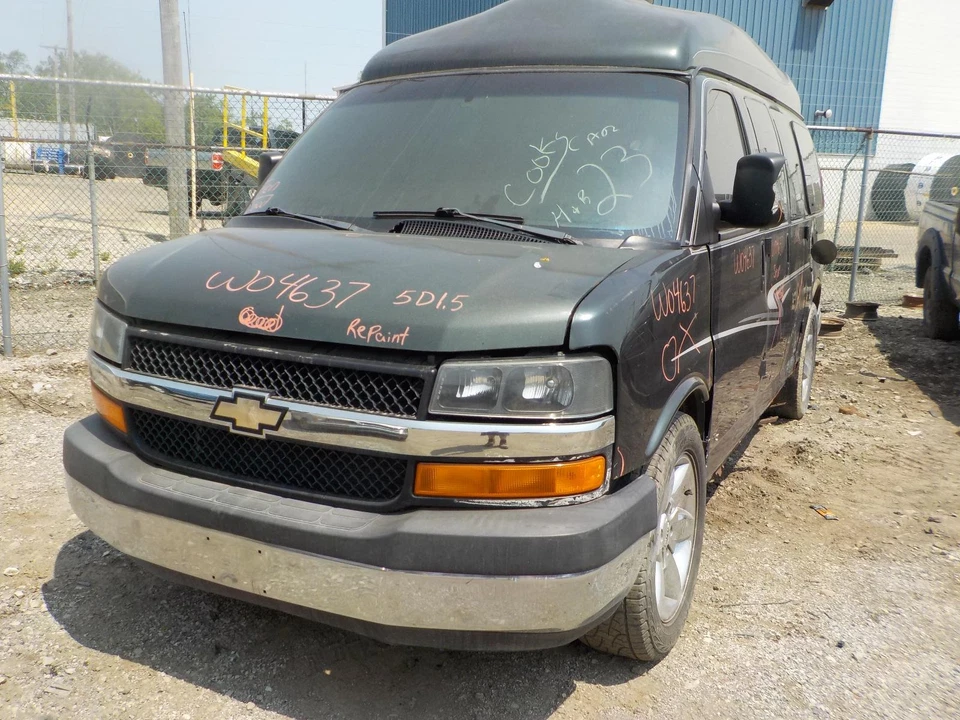 El nudillo de dirección delantero derecho usado se adapta a: camioneta Chevrolet Express 3500 2003 Front Ri Foto 3 de 4