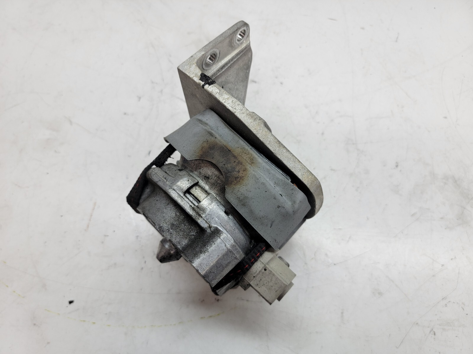 LAMBORGHINI AVENTADOR REAR DIFFERENTIAL MOUNT SUPPORT BRACKET OEM 470199353A