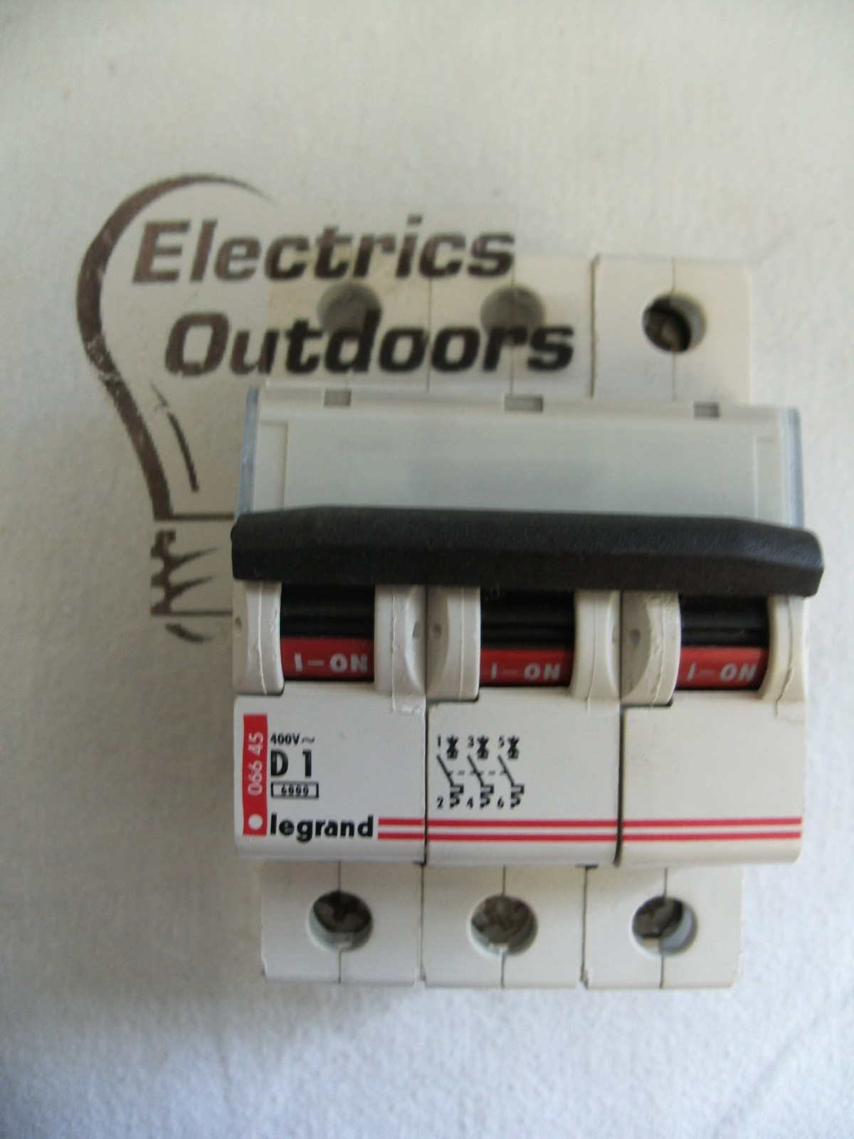 LEGRAND 1 AMP TYPE D 6 kA TRIPLE POLE MCB CIRCUIT BREAKER 400V 066 45 BSEN 60898