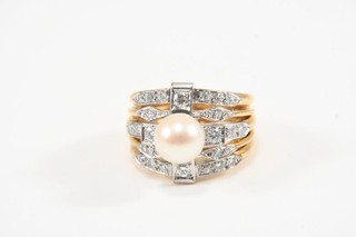 O09B13 Gold 750 18ct Ring with Nat. diamonds add approx 0.60ct and pearl