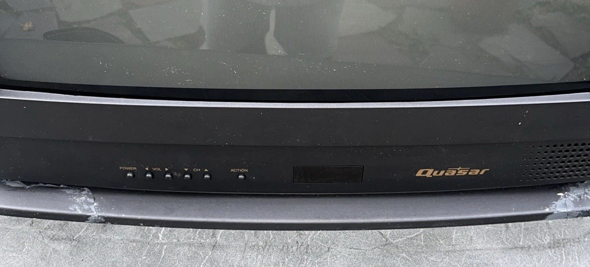 Vintage Quasar Crystal Vision Series TP20071 CRT TV Retro Gaming