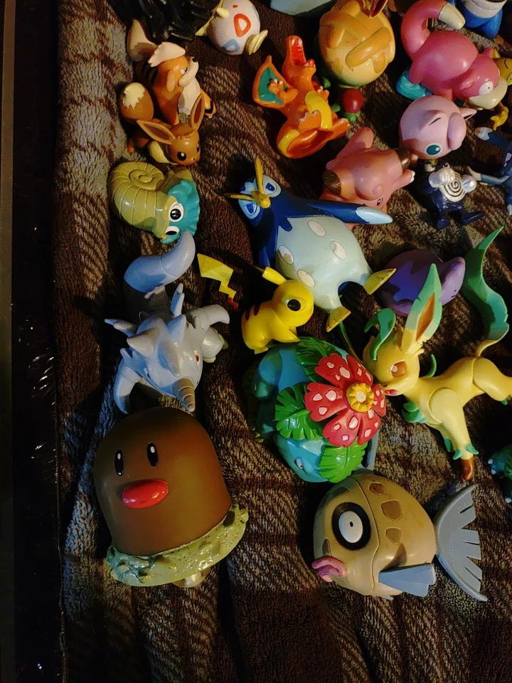 Aprox 80 Figuras Pokemon Vintage Colección Instantánea Foto 2 de 4