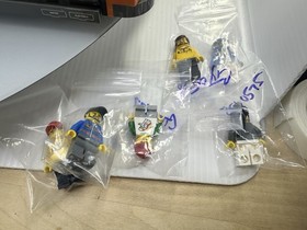 LEGO City Square (60097) RETIRED - Instructions, Minifigs No Box