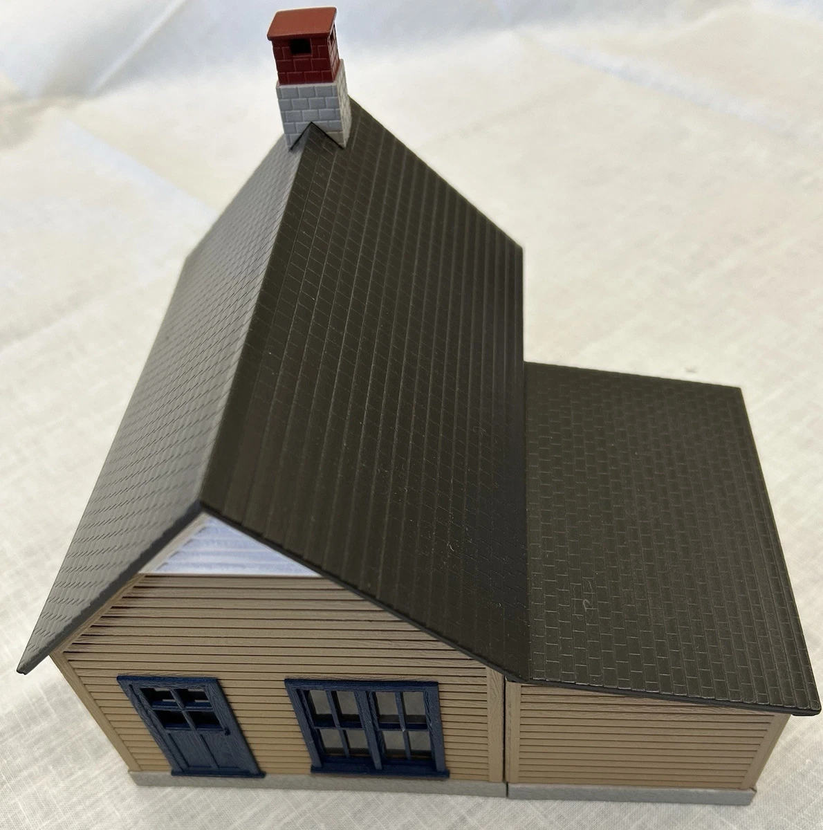 Bâtiment Work House MTH échelle O (1/48) - 30-90009 - Avec Lumière