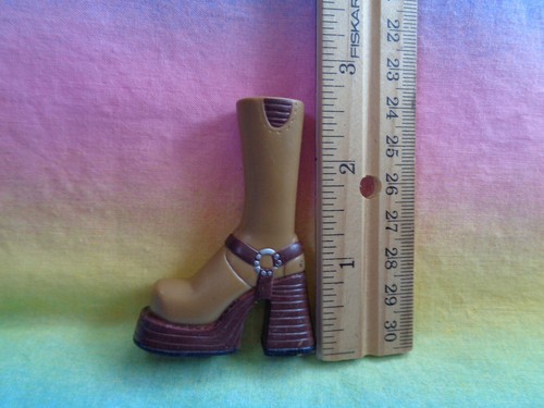Bratz Doll Xpress it Yasmin Tan Brown Replacement Single Boot - Picture 4 of 4