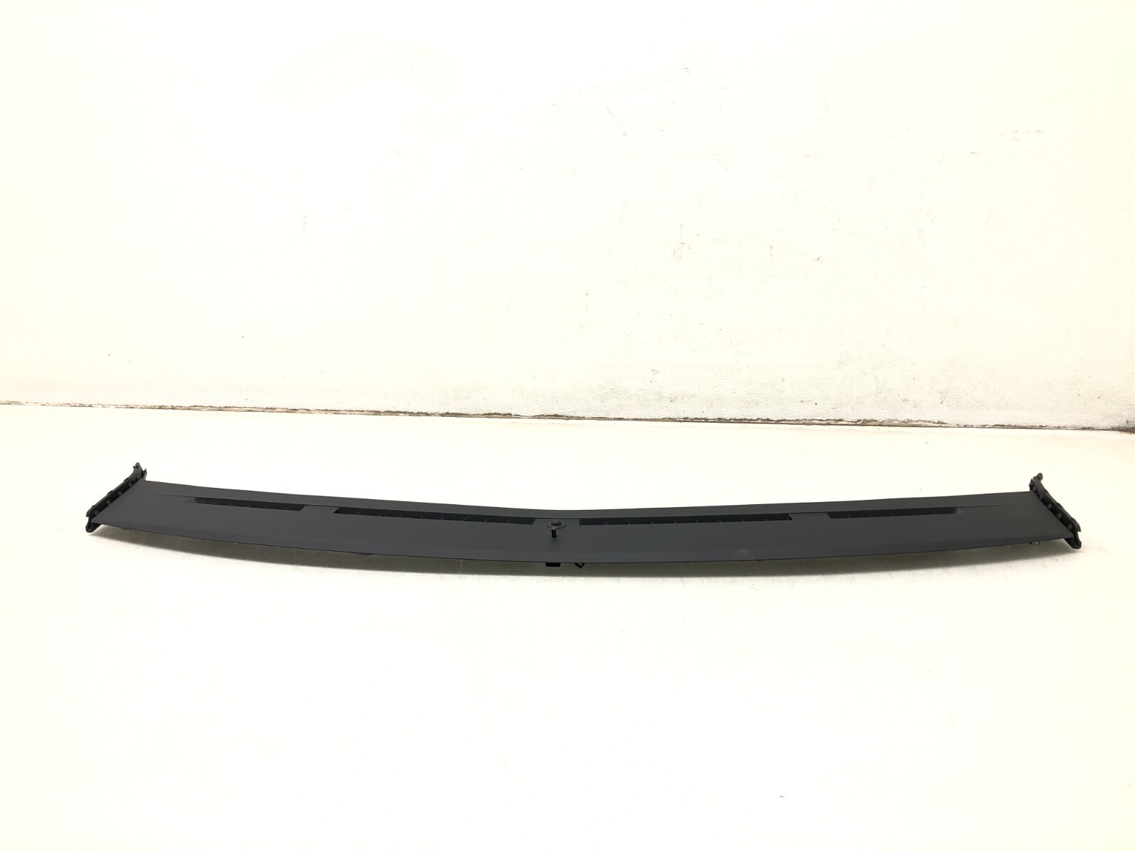 2017-2024 MASERATI LEVANTE FRONT DASHBOARD DEFROST GRILLE TRIM COVER PANEL OEM