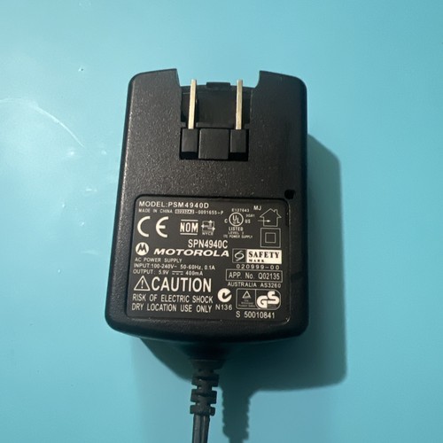 Motorola AC Power Supply PSM4940D Cell Phone Charger 5.9 Volt 400mA Tested - Picture 2 of 3