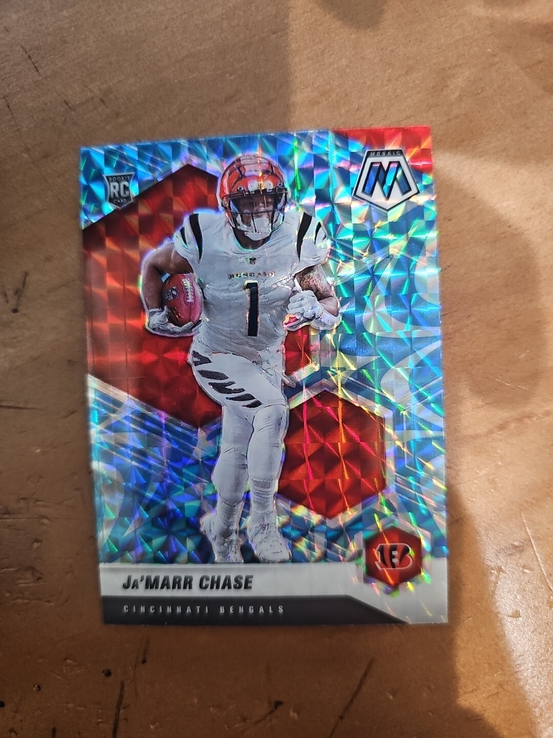 2021 Panini Mosaic - Rookies Mosaic Reactive Blue Prizm #307 Ja'Marr Chase (RC)