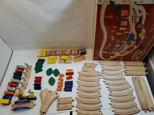 Battat Deluxe Wooden Train Classic Toy Set 102 Pieces Magnetic Playset