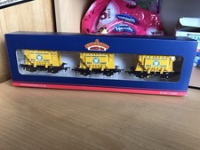 Bachmann 38-286 Presflo Blue Circle Cement Wagons Triple Pack, OO Gauge, MINT !