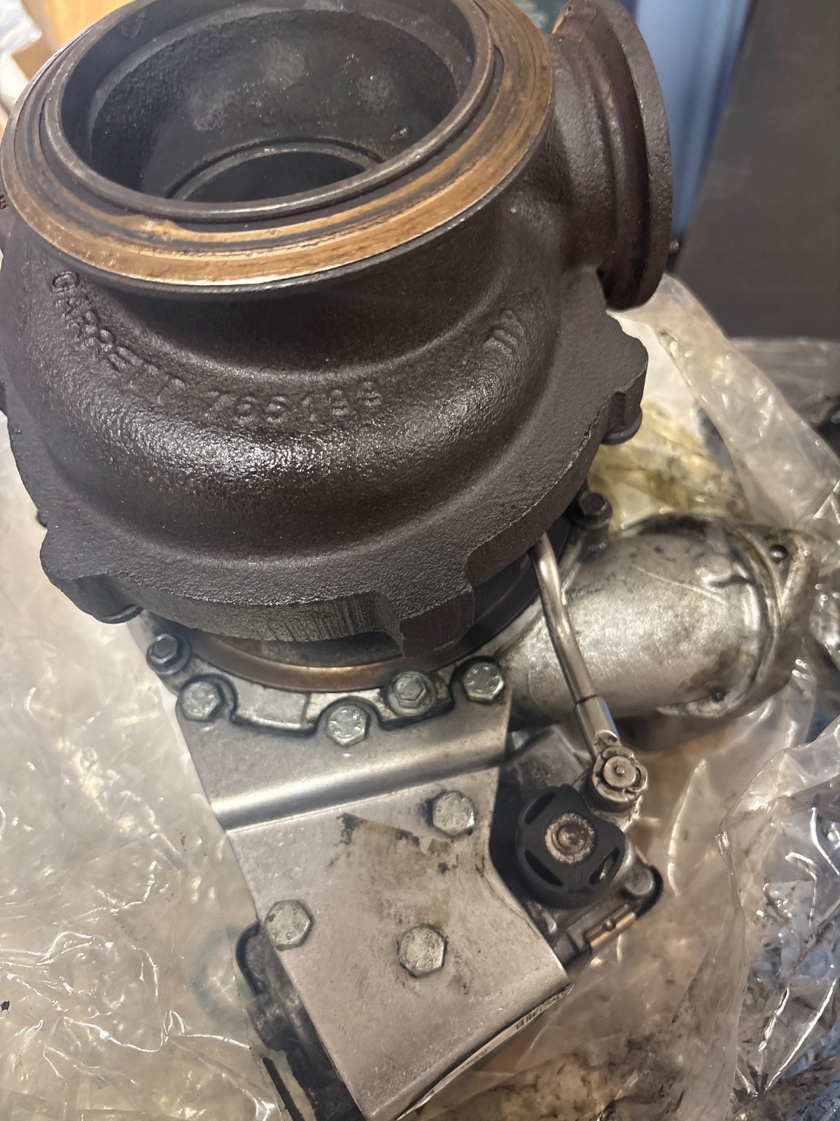 BMW X5 E70 TURBOCHARGER TURBO HOUSING 765199