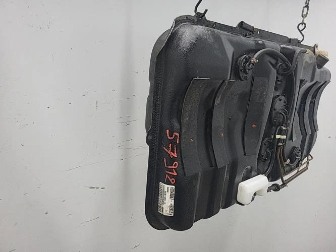 Reservoir SUZUKI BALENO 1 BREAK - Photo 3/4