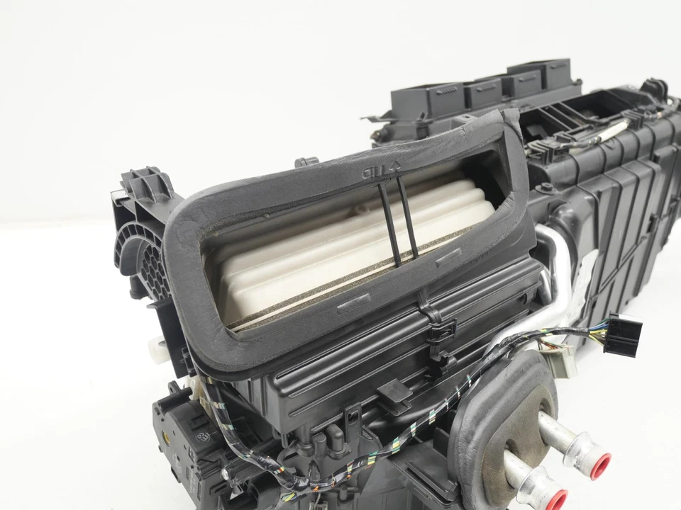 Chevrolet Camaro SS 2016-2024 AIRE ACONDICIONADO CLIMATIZACIÓN CALEFACCIÓN NÚCLEO SOPLADOR MOTOR OEM Foto 2 de 4