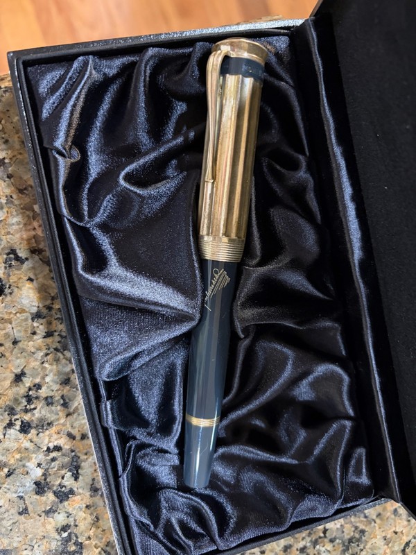 Montblanc Charles Dickens Fountain Pen 2001 Writer's Edition Limited w Box