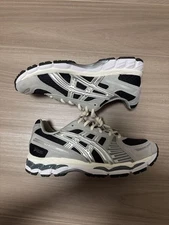 Men 9.5US Kiss Asics Gelkayano 12.1