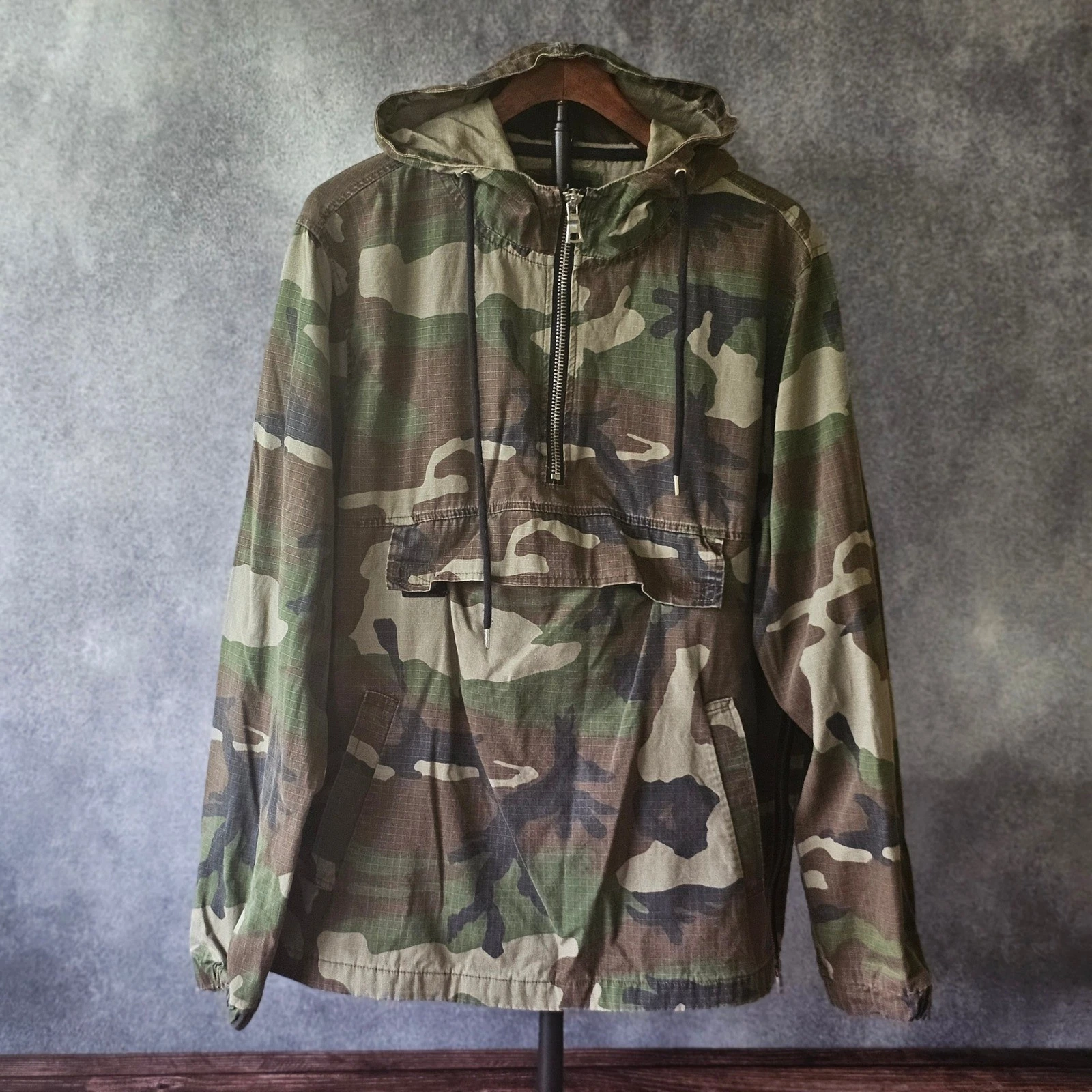 Forever 21 Men Woodland Camo Ripstop Anorak Pullover Jacket US Large - product detail image 2